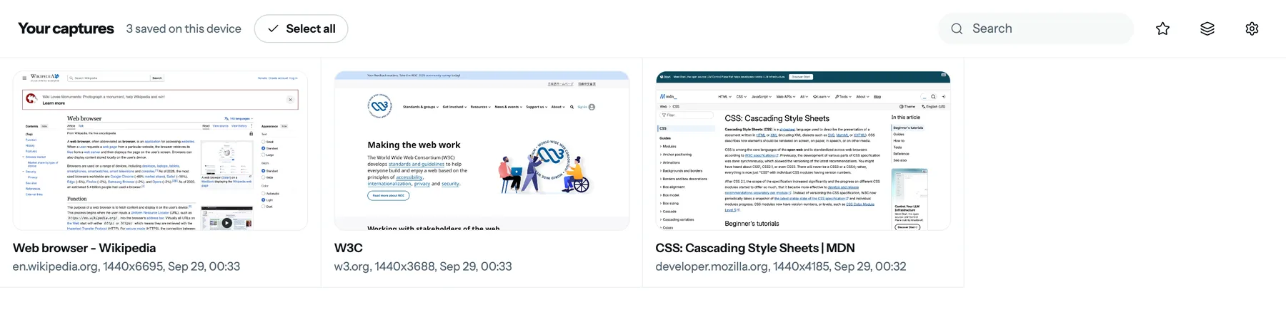 拡張機能の「Your captures」ページ。Web browser（Wikipedia）、W3C、CSS: Cascading Style Sheets（MDN）の3件のキャプチャがカードで並び、それぞれにサイズと時刻、ほかに検索ボックスと Select all がある。